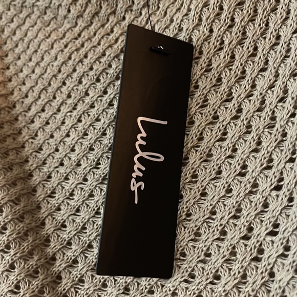 Brand new Lulus Tan knit crop top (Medium) - Picture 3 of 4